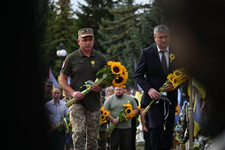 В Ужгороді вшанували День пам’яті захисників України