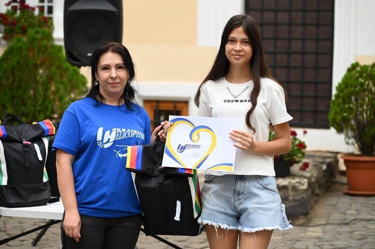 В Ужгороді дітям полеглих Героїв вручили подарунки до нового навчального року