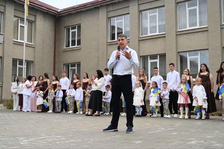 У День знань голова ОВА завітав до рідного Рокосівського ліцею та оглянув новий корпус початкової школи