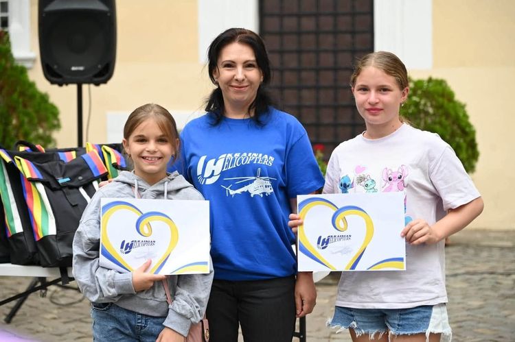 В Ужгороді дітям полеглих Героїв вручили подарунки до нового навчального року
