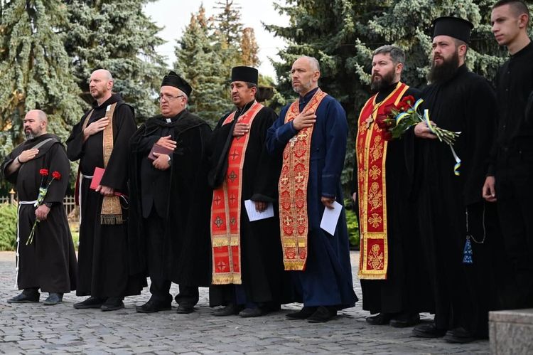 В Ужгороді вшанували День пам’яті захисників України