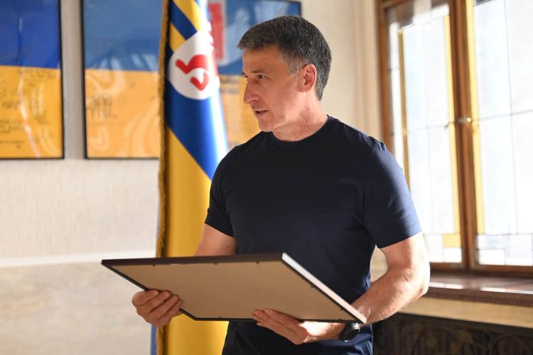 Мирослав Білецький відзначив керівників підрозділів ОВА з нагоди 35-річчя незалежності України