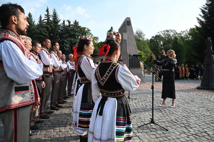 В Ужгороді вшанували День пам’яті захисників України