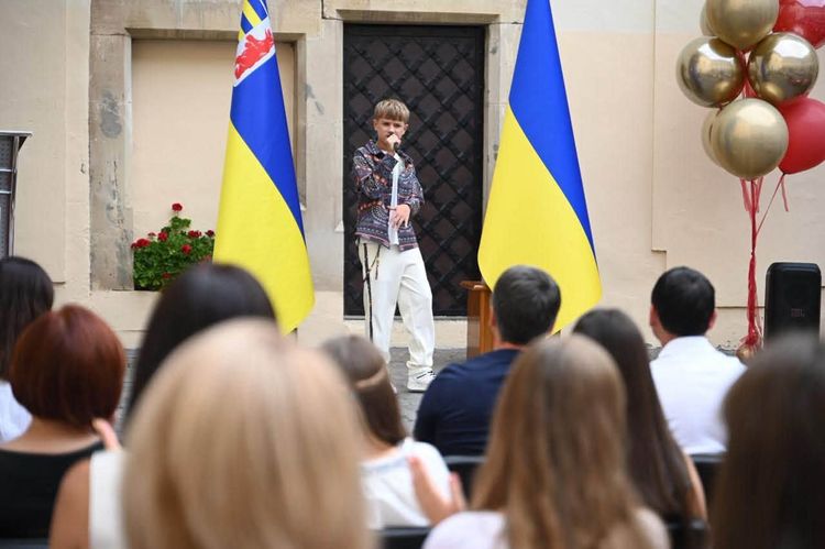 На Закарпатті відзначили майже сотню найуспішніших учнів та 200-бальників НМТ 