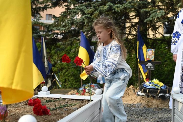 В Ужгороді вшанували День пам’яті захисників України