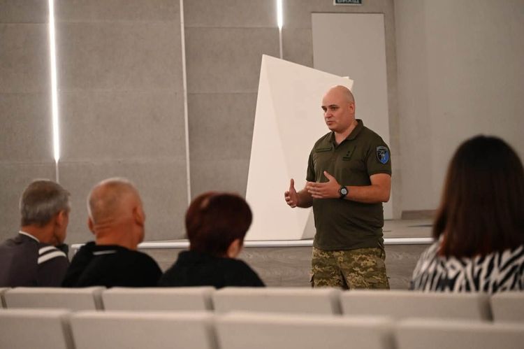В Ужгороді посмертні відзнаки передали родинам загиблих воїнів 42 ОМБр