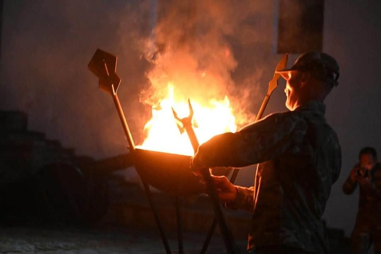 У Мукачівському замку бійці Військової школи імені Євгена Коновальця отримали шеврони та вшанували побратимів
