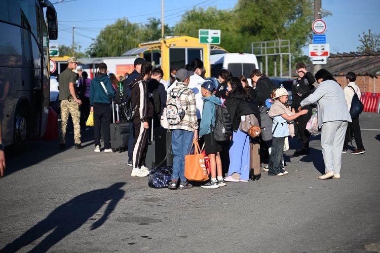 260 дітей захисників із десяти регіонів України вирушили на відпочинок до Угорщини
