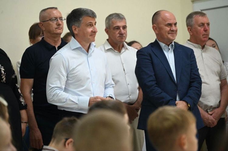 У День знань голова ОВА завітав до рідного Рокосівського ліцею та оглянув новий корпус початкової школи