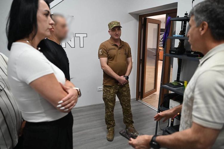 Мирослав Білецький відвідав школу підготовки операторів БпЛА Sky Front