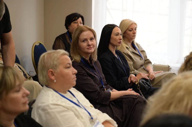 В Ужгороді з нагоди Дня нотаріату відзначили провідних фахівців галузі