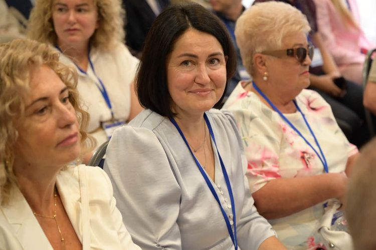 В Ужгороді з нагоди Дня нотаріату відзначили провідних фахівців галузі
