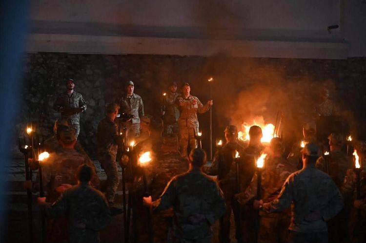 У Мукачівському замку бійці Військової школи імені Євгена Коновальця отримали шеврони та вшанували побратимів