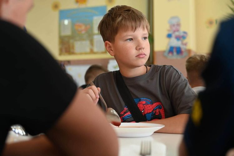 Гарячі обіди для 1200 школярів: як працює реформа харчування у Холмківській ТГ