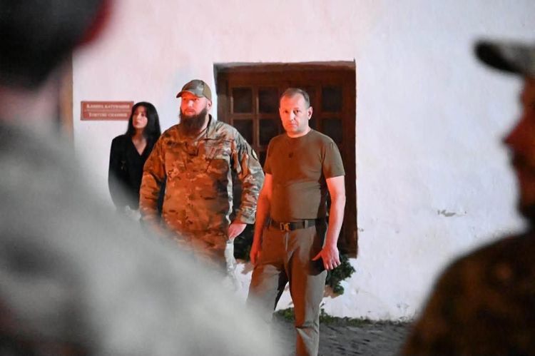 У Мукачівському замку бійці Військової школи імені Євгена Коновальця отримали шеврони та вшанували побратимів