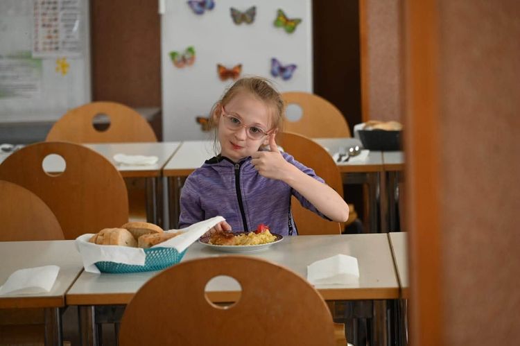 Гарячі обіди для 1200 школярів: як працює реформа харчування у Холмківській ТГ
