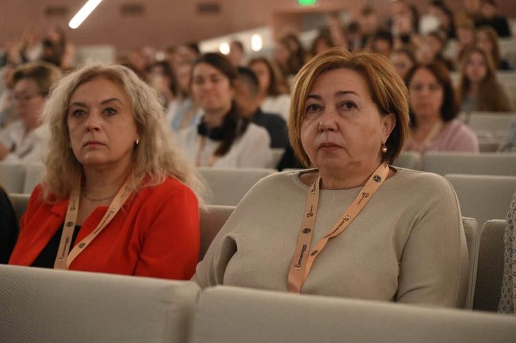 Синергія професій у збереженні здоров'я: міжнародна конференція в УжНУ