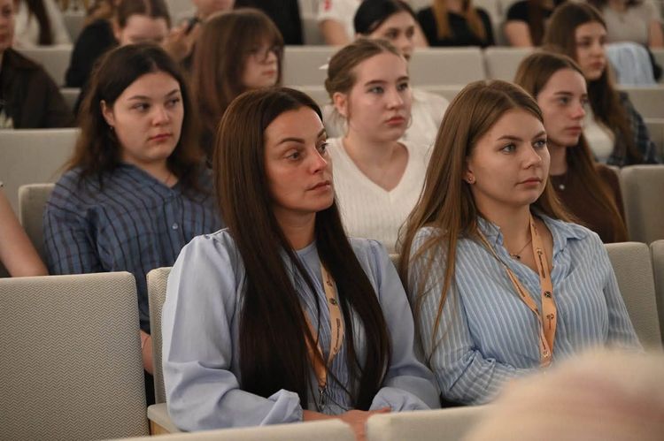 Синергія професій у збереженні здоров'я: міжнародна конференція в УжНУ