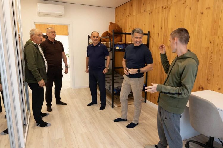 Очільник області відвідав ДБСТ, які евакуювалися на Закарпаття 