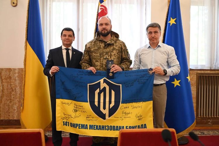 Закарпатських захисників та волонтерів нагородили обласними відзнаками