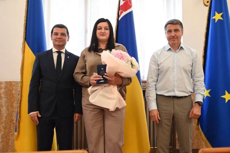 Шести краянам вручили нагрудний знак «За розвиток Закарпаття»