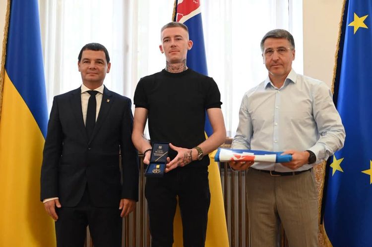 Закарпатських захисників та волонтерів нагородили обласними відзнаками