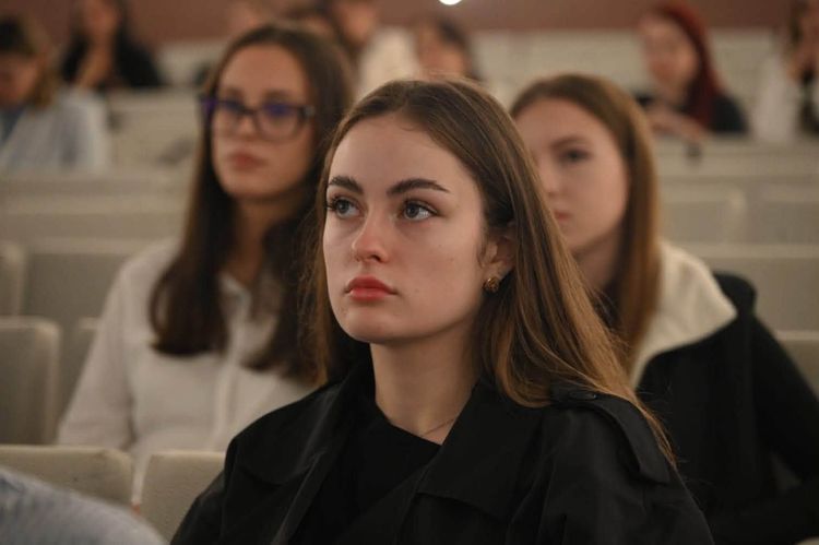 Синергія професій у збереженні здоров'я: міжнародна конференція в УжНУ