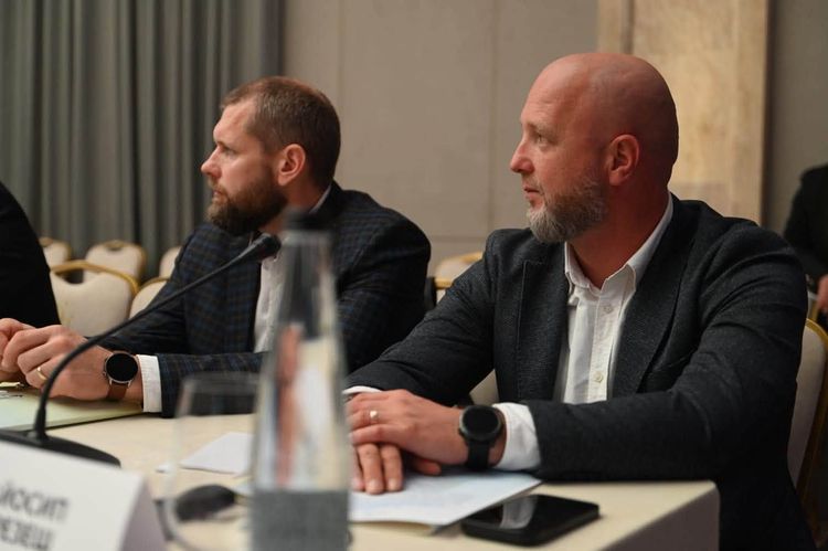 Захист прав нацспільнот Закарпаття в контексті євроінтеграції України розглянули під час круглого столу в Ужгороді