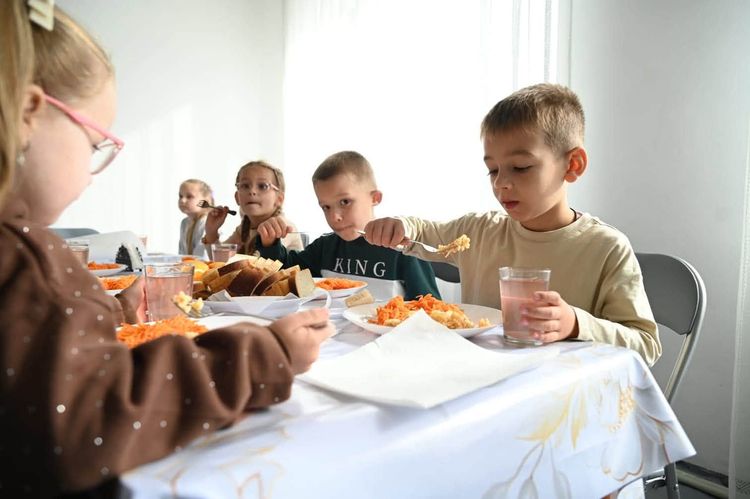 Гаряче харчування для всіх учнів організували у 10 школах Ставненської ТГ