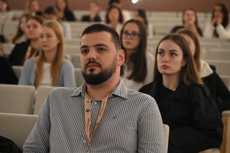 Синергія професій у збереженні здоров'я: міжнародна конференція в УжНУ