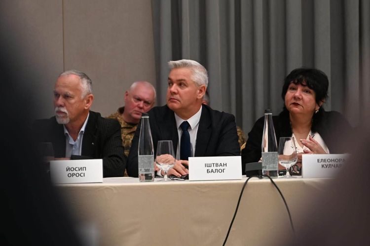 Захист прав нацспільнот Закарпаття в контексті євроінтеграції України розглянули під час круглого столу в Ужгороді