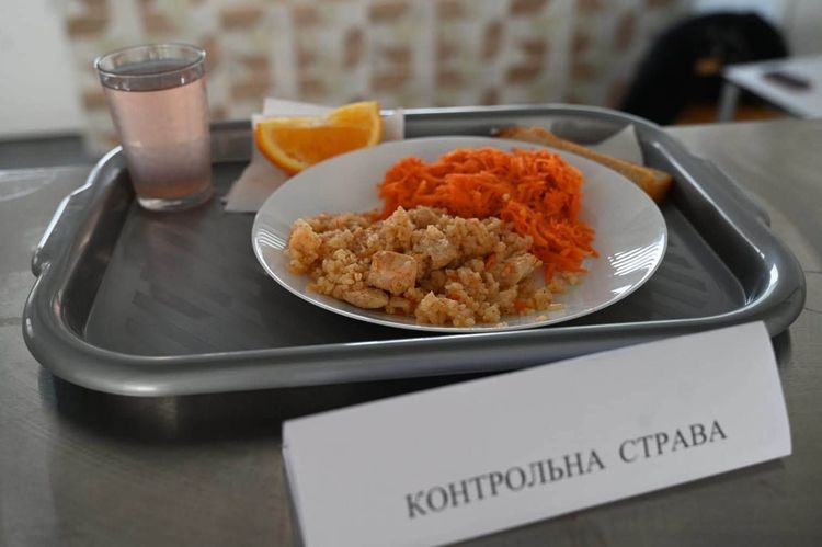 Гаряче харчування для всіх учнів організували у 10 школах Ставненської ТГ