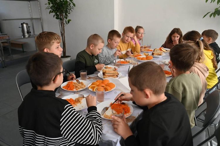 Гаряче харчування для всіх учнів організували у 10 школах Ставненської ТГ