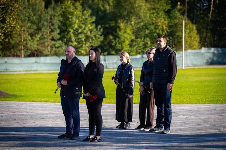 Делегація Закарпаття взяла участь у церемонії вшанування пам'яті двох полеглих захисників на НВМК