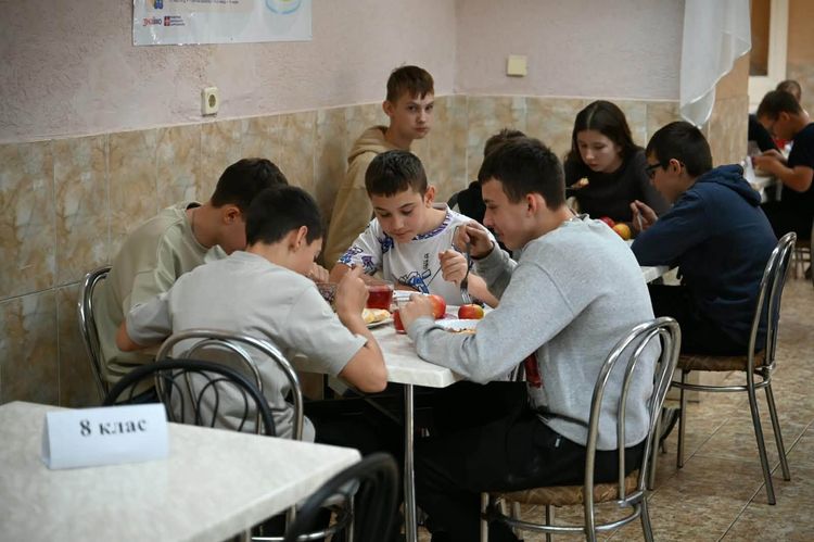 Понад 1 830 школярів Середнянської громади щодня отримують безоплатні гарячі обіди