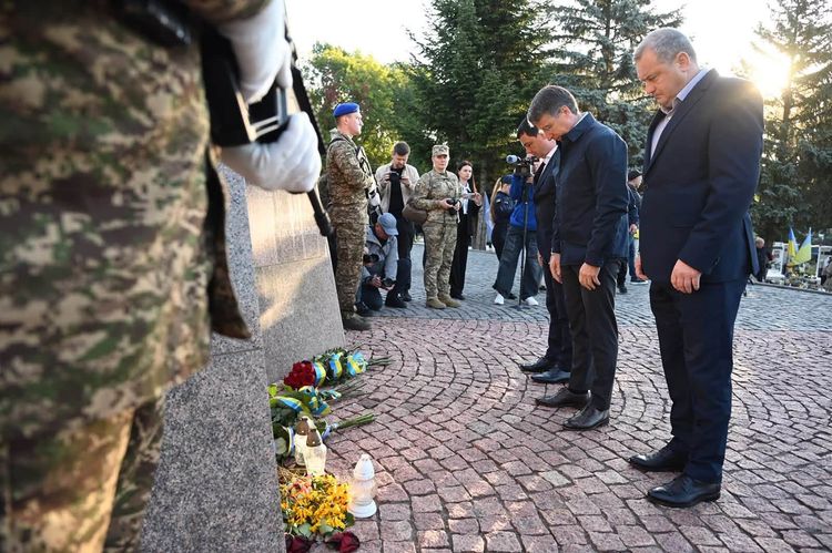 У День захисників та захисниць України в Ужгороді вшанували пам’ять полеглих Героїв 