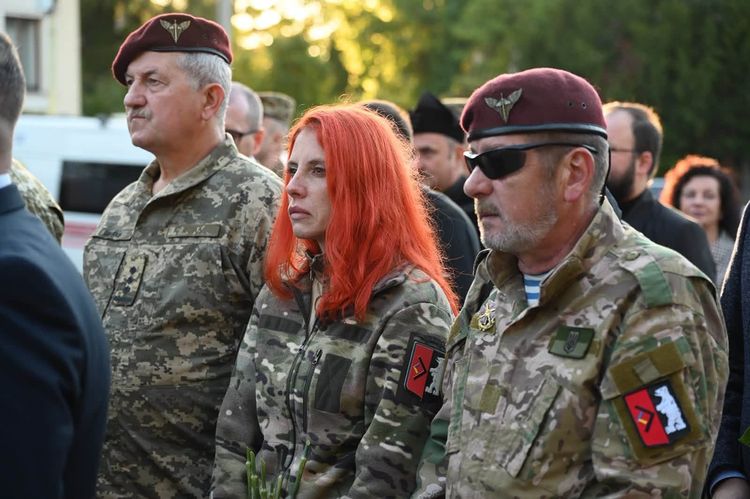 У День захисників та захисниць України в Ужгороді вшанували пам’ять полеглих Героїв 