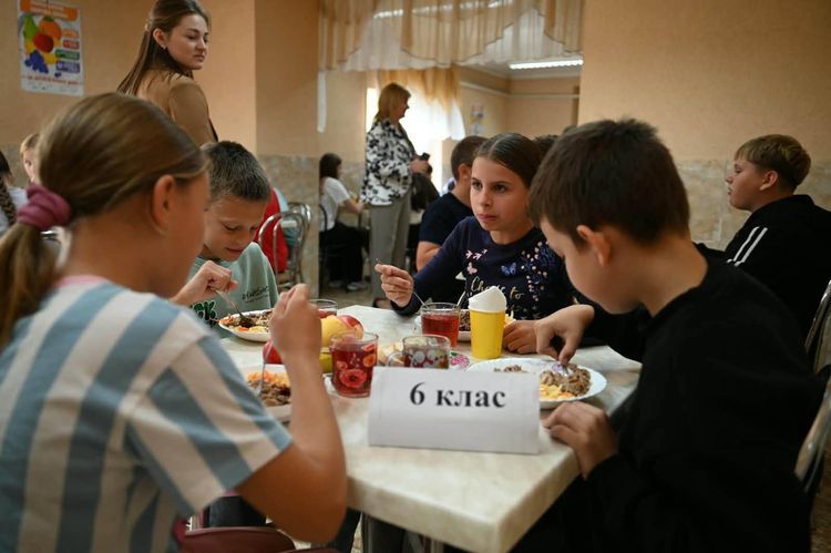 Понад 1 830 школярів Середнянської громади щодня отримують безоплатні гарячі обіди