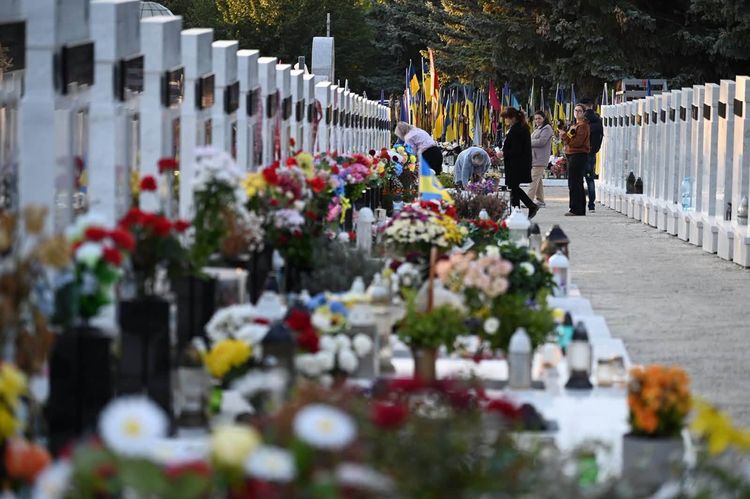 У День захисників та захисниць України в Ужгороді вшанували пам’ять полеглих Героїв 