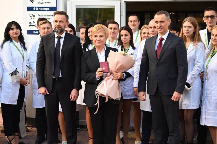 Троє працівників медичної галузі Закарпаття отримали високі державні нагороди