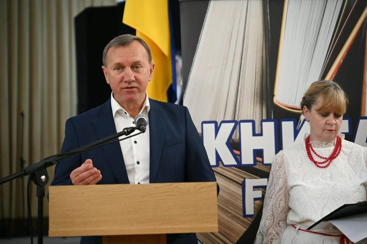 В Ужгороді відбувся масштабний «Книга-фесті 2026»