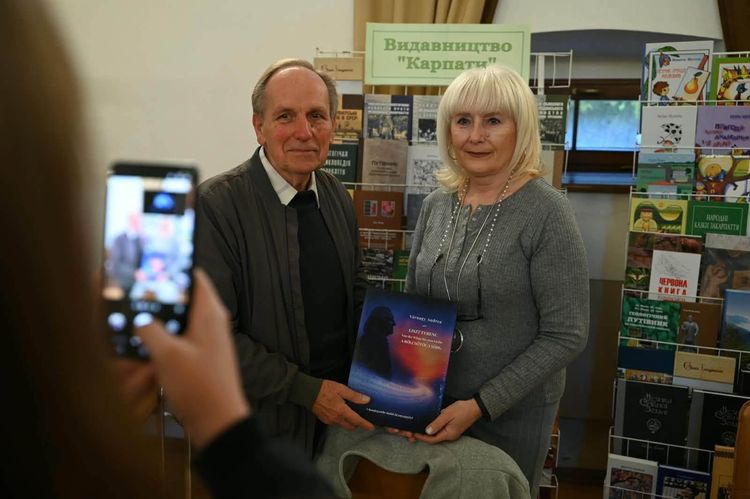 В Ужгороді відбувся масштабний «Книга-фесті 2026»