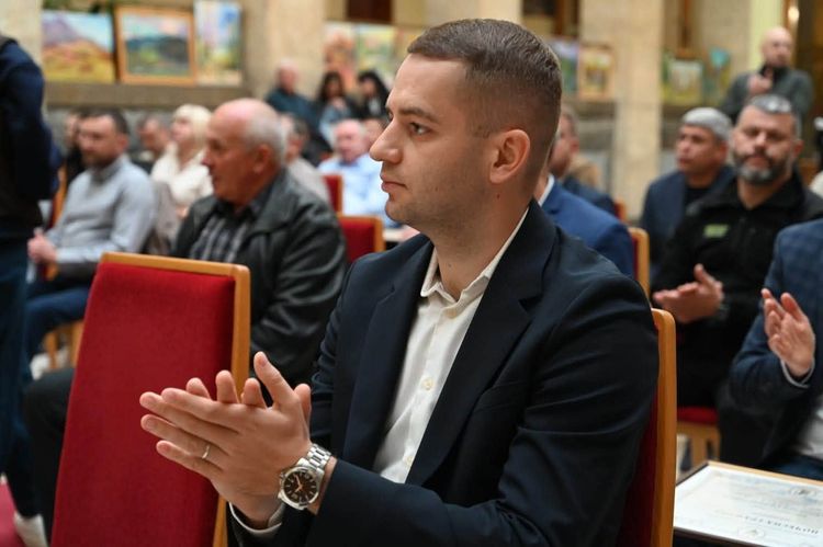 У Закарпатській ОВА відбулися урочистості до Дня автомобіліста і дорожника