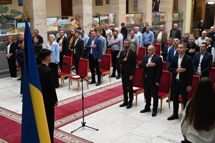 У Закарпатській ОВА відбулися урочистості до Дня автомобіліста і дорожника