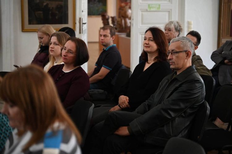 В Ужгороді в межах проєкту «Ти як?» відбулася лекція військового капелана Андрія Зелінського