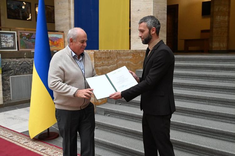 У Закарпатській ОВА відбулися урочистості до Дня автомобіліста і дорожника