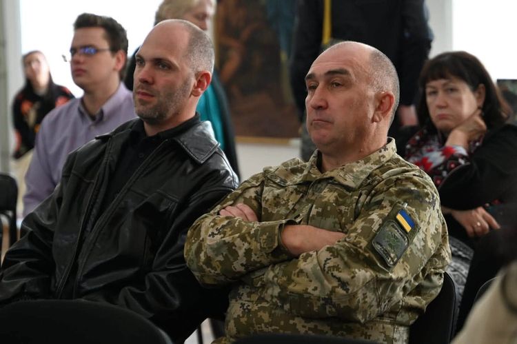 В Ужгороді в межах проєкту «Ти як?» відбулася лекція військового капелана Андрія Зелінського