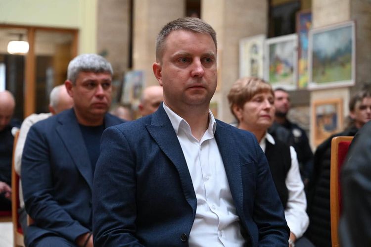 У Закарпатській ОВА відбулися урочистості до Дня автомобіліста і дорожника