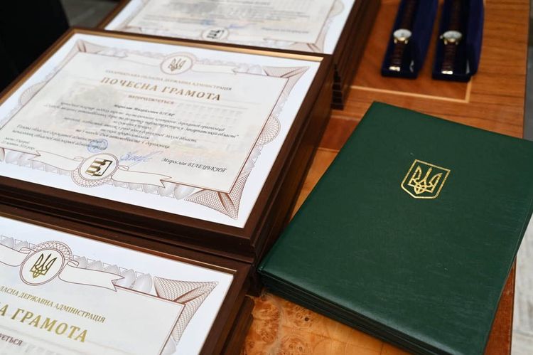 У Закарпатській ОВА відбулися урочистості до Дня автомобіліста і дорожника