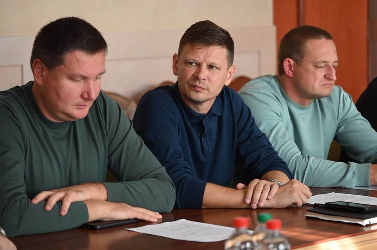 На Закарпатті обговорили готовність автомобільних доріг до осінньо-зимового періоду